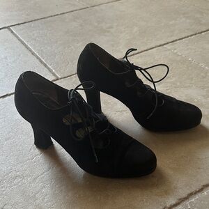 Anne Klein Black Suede Laceup Shoes Made in Italy